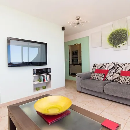 Ray Apartment *
